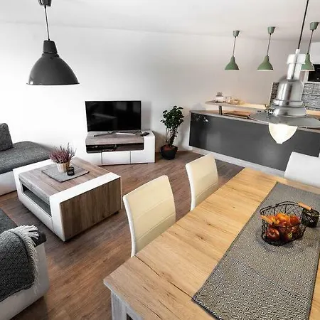 Old Town Luxury In Heart Of Pressburg
